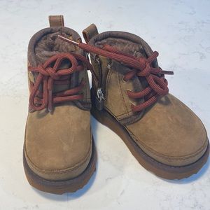 Ugg Boots / Size Little Kid 6 / Brown Suede (waterproof)